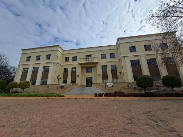 700  m² Commercial space