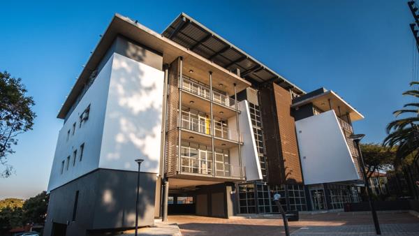 170  m² Commercial space