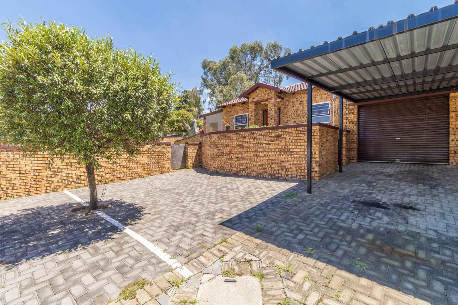 3 Bedroom Townhouse in Honey Park
