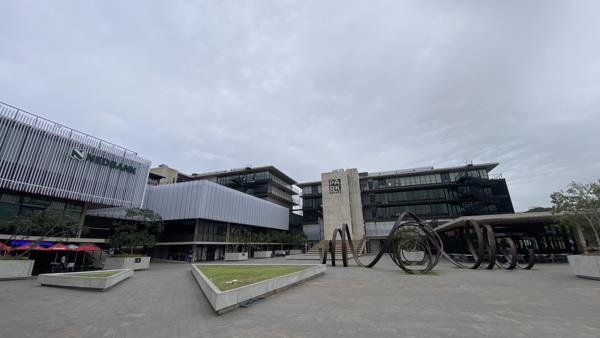 431.7  m² Commercial space