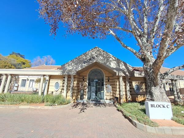 100  m² Commercial space