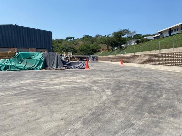 9 400  m² Industrial space