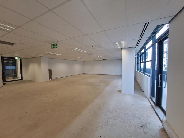 184  m² Commercial space