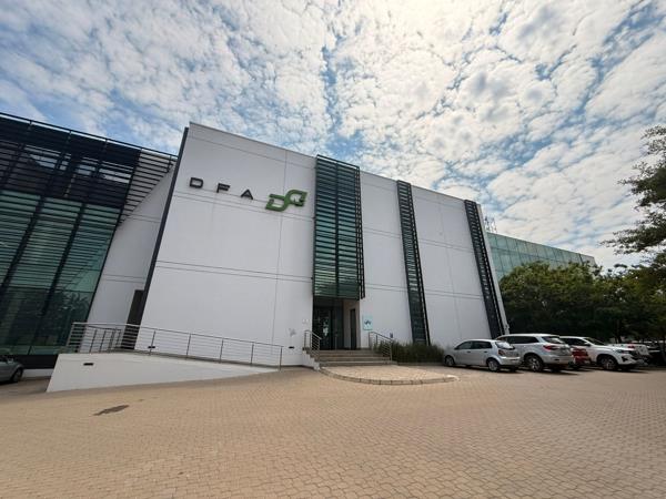 792  m² Commercial space