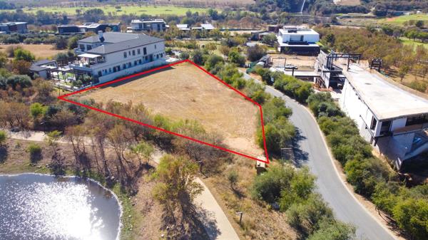 2 336 m² Land