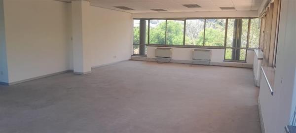 313  m² Commercial space