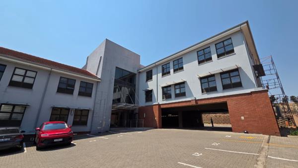 680  m² Commercial space