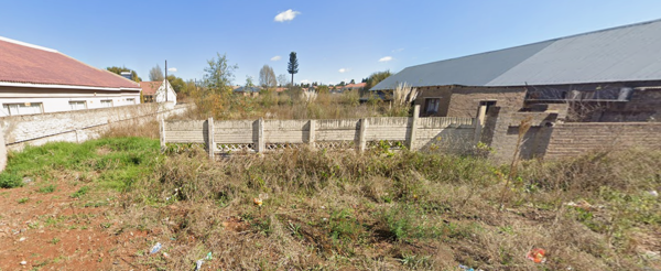 975 m² Land