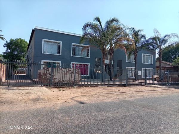 1 484  m² Commercial space