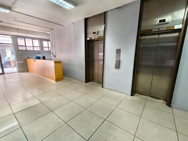 10 000  m² Commercial space