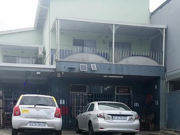 887 m² Retail Space