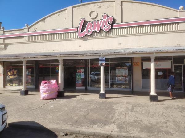 670  m² Commercial space