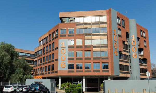 1 572  m² Commercial space