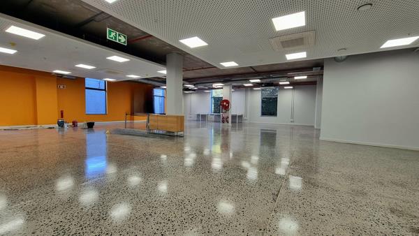 450  m² Commercial space