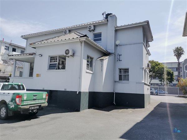 851  m² Commercial space