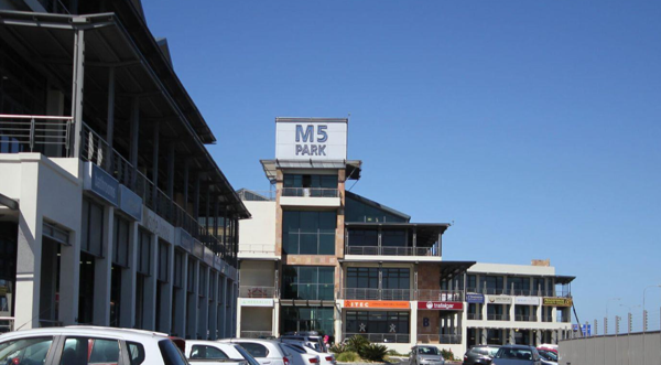 81  m² Commercial space