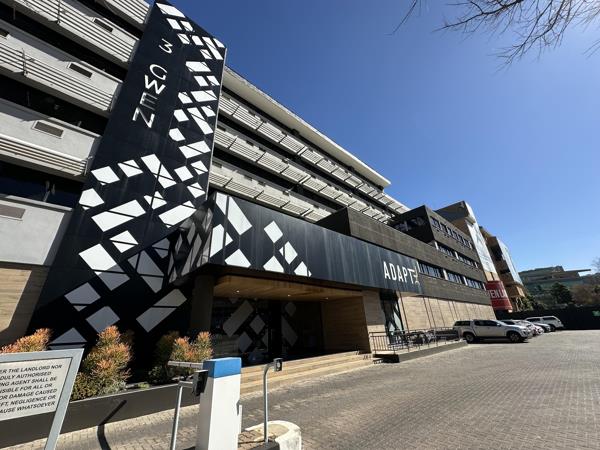 692  m² Commercial space