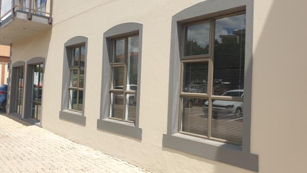 132  m² Commercial space