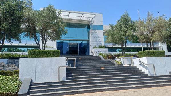 3 290  m² Commercial space