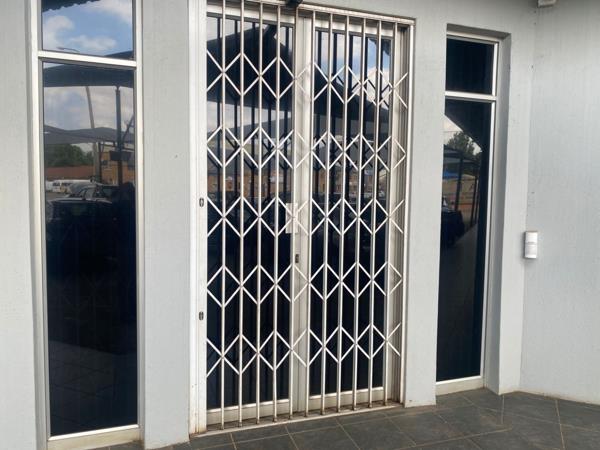 130  m² Commercial space