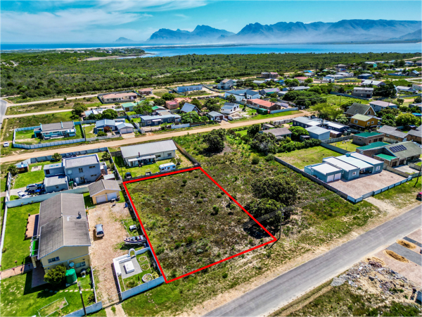1 179 m² Land