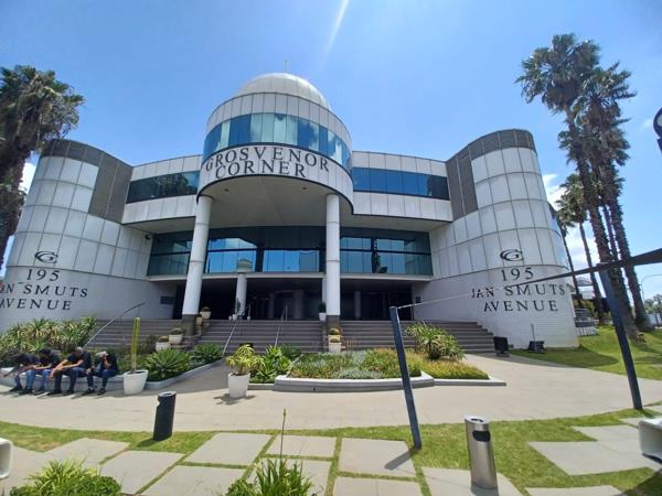 833  m² Commercial space