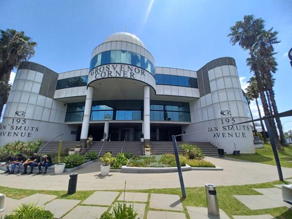 833  m² Commercial space