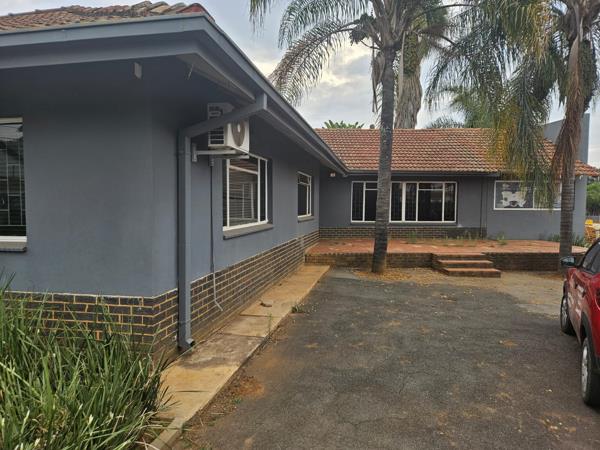 200  m² Commercial space