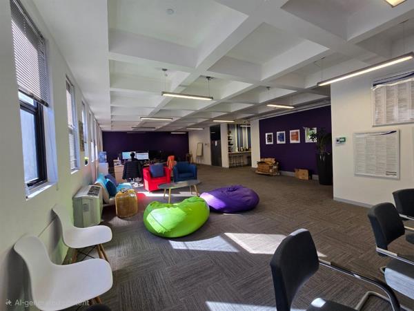 316  m² Commercial space