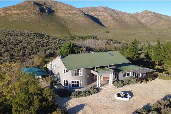 366 ha Commercial Farm