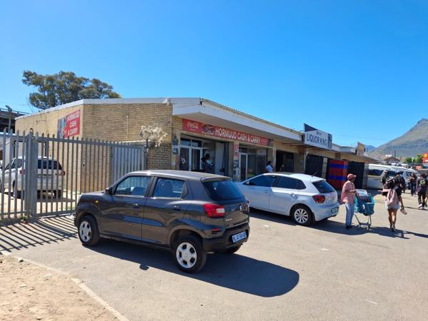 900  m² Commercial space