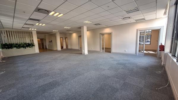 339.4  m² Office Space