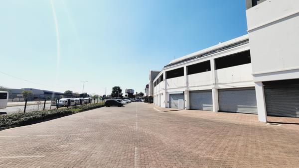1 000  m² Retail Space