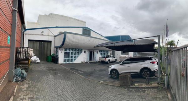 1 100  m² Industrial space
