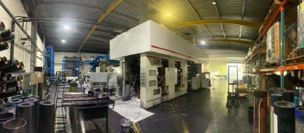 1 200  m² Industrial space