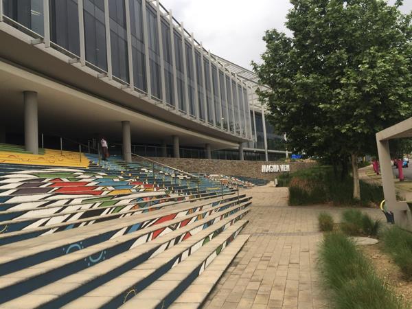 1 618  m² Commercial space