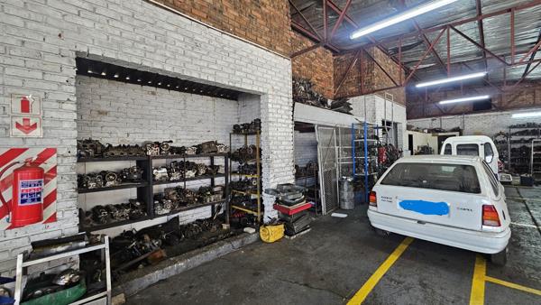 333  m² Industrial space