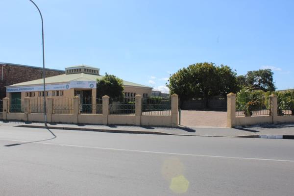 154  m² Commercial space