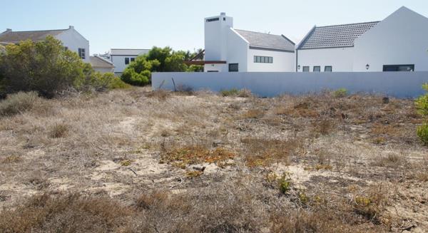 350 m² Land