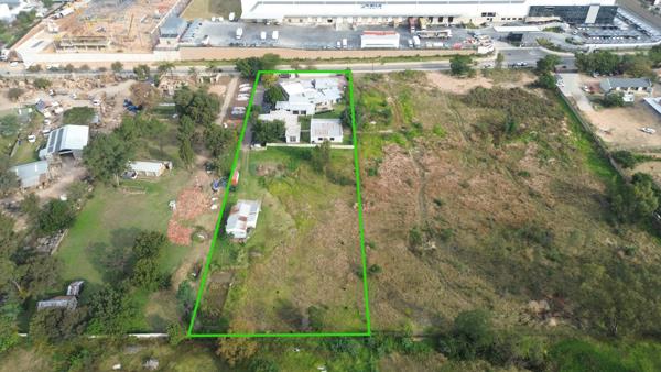 8 741 m² Land