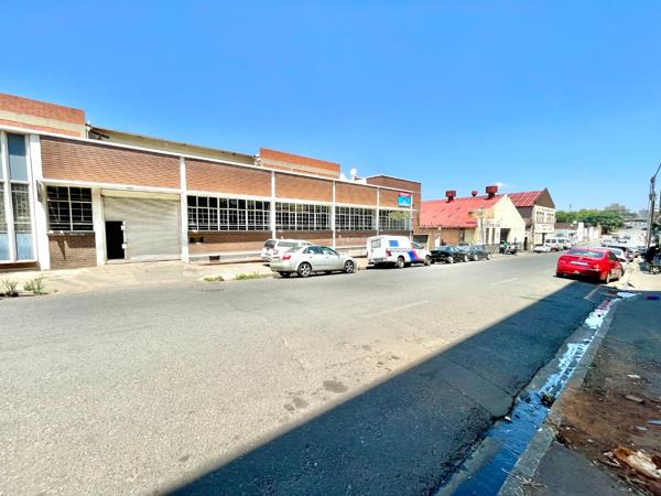 1 250  m² Commercial space