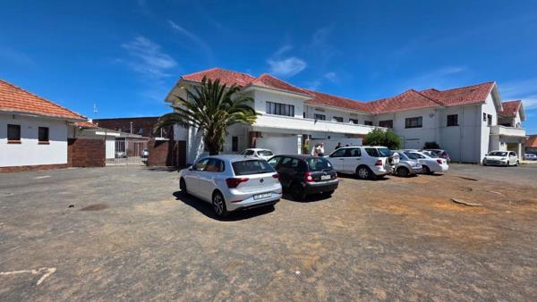 6 326  m² Commercial space