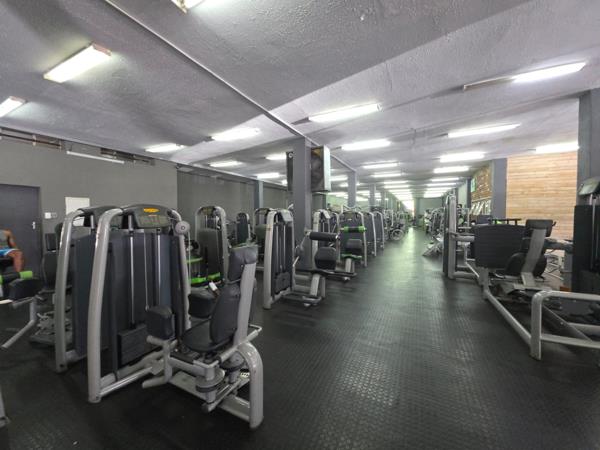 2 435.1  m² Retail Space