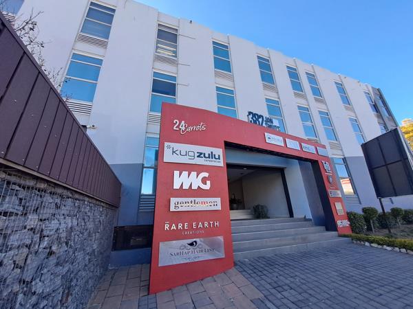 772  m² Commercial space