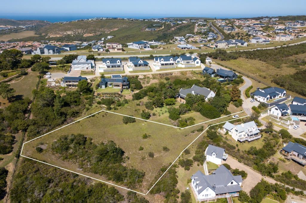 4 818 m² Land