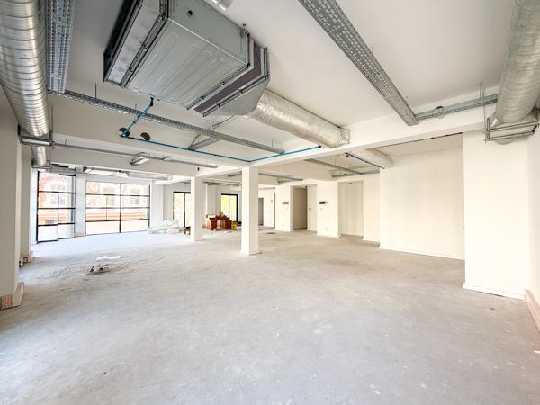 255  m² Office Space