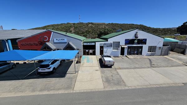 796  m² Commercial space