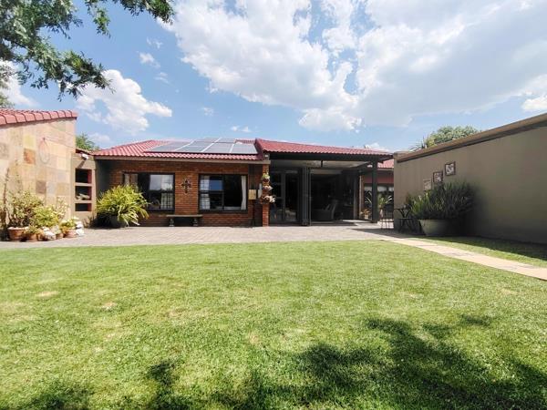 6 Bedroom House