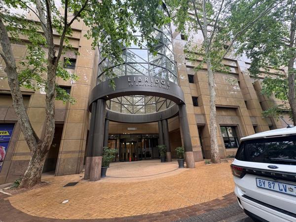 1 200  m² Commercial space