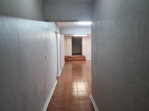 165  m² Commercial space